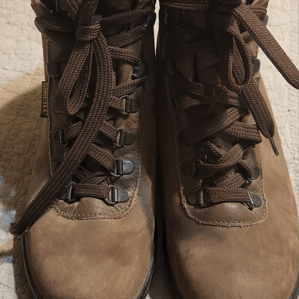 VASQUE 7931 Gore-Tex Hiking BOOTS Ladies 7 N